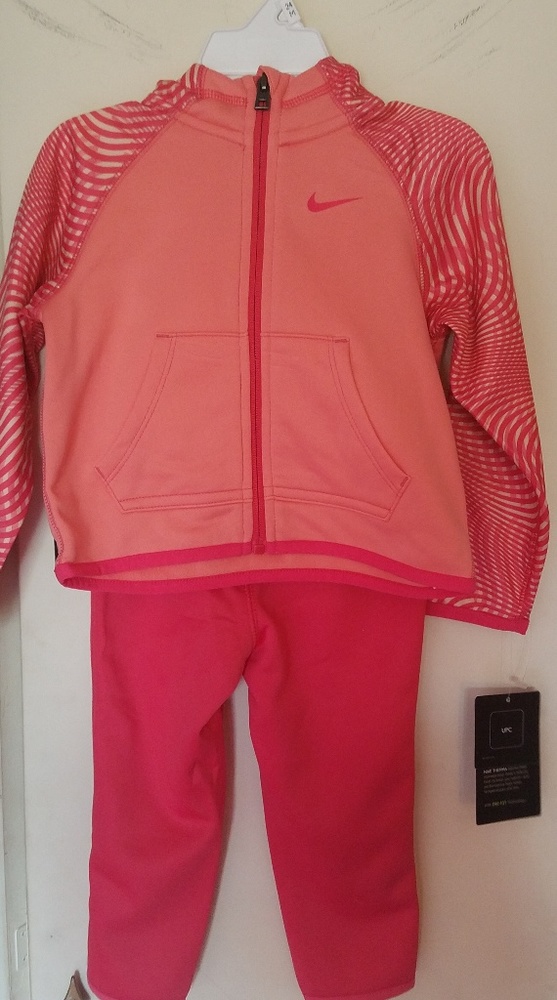 NEW with Tags Nike size 2T Girls Hooded Track Suit